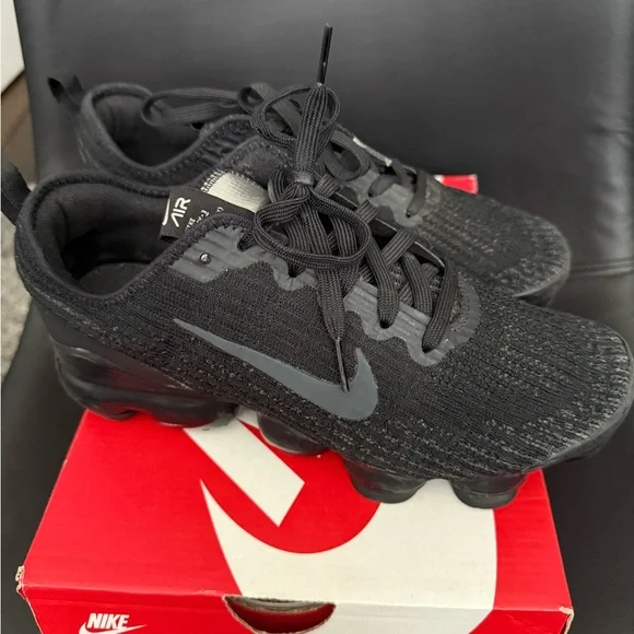 Nike Air Vapormax Flyknit 3 - Picture 1 of 9